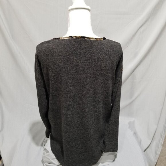 Entro Womens Medium Black & Floral Velvet Long Sleeve Top - Picture 5 of 5